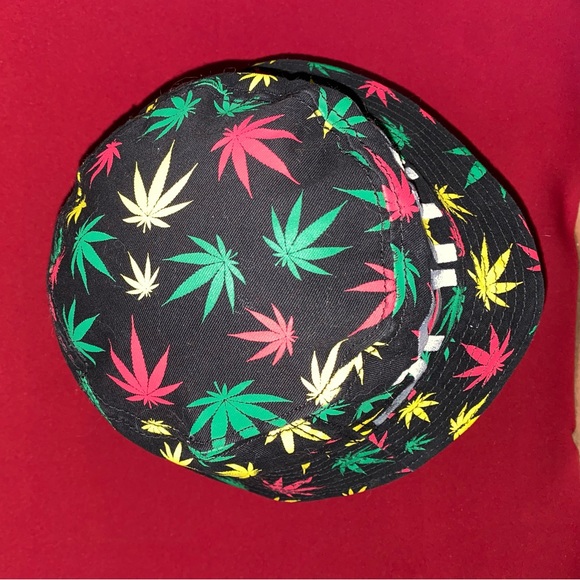 Jamaican Bucket 🪣 Hat - Picture 3 of 4